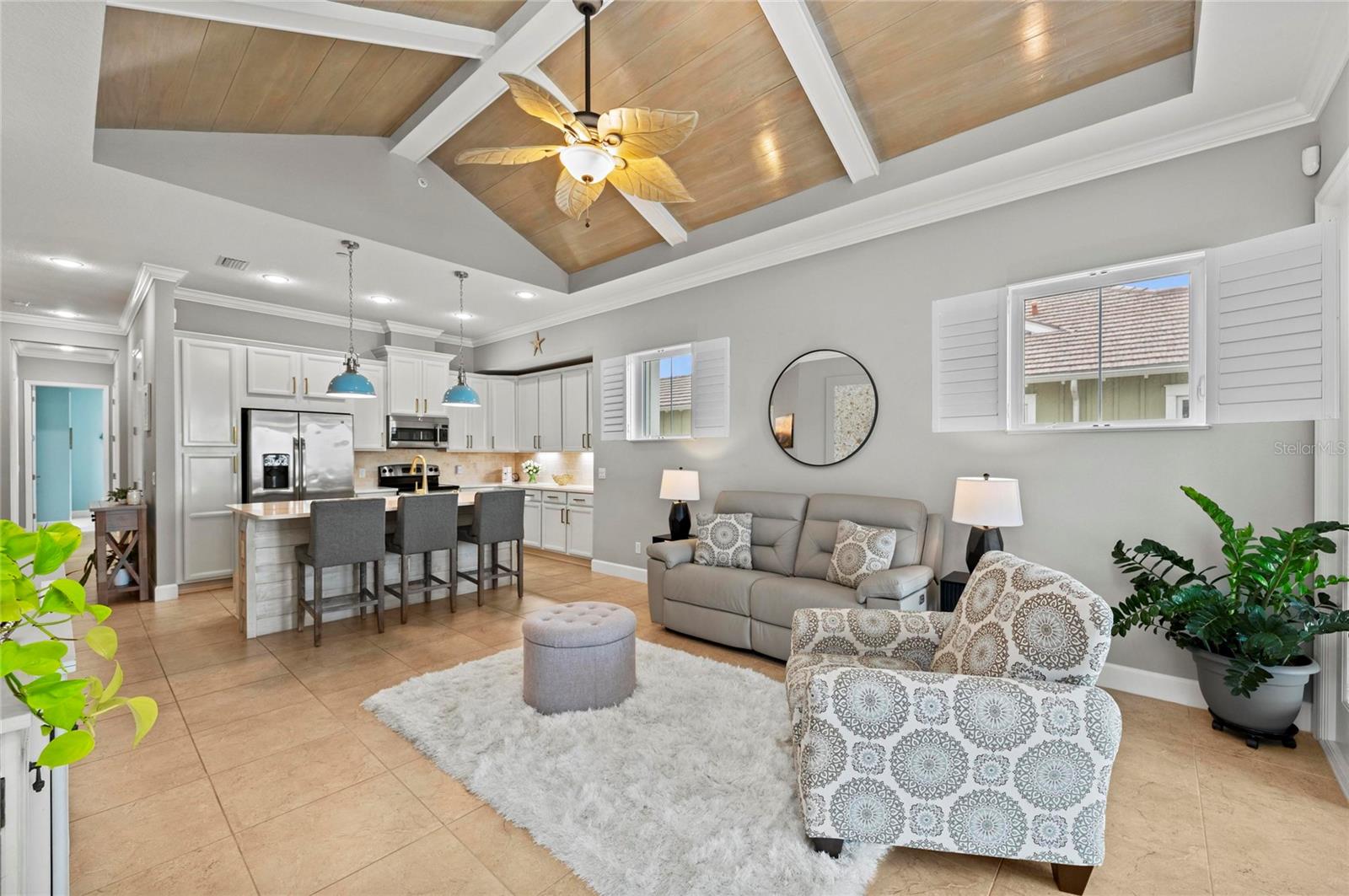 226 SAPPHIRE LAKE DR #201