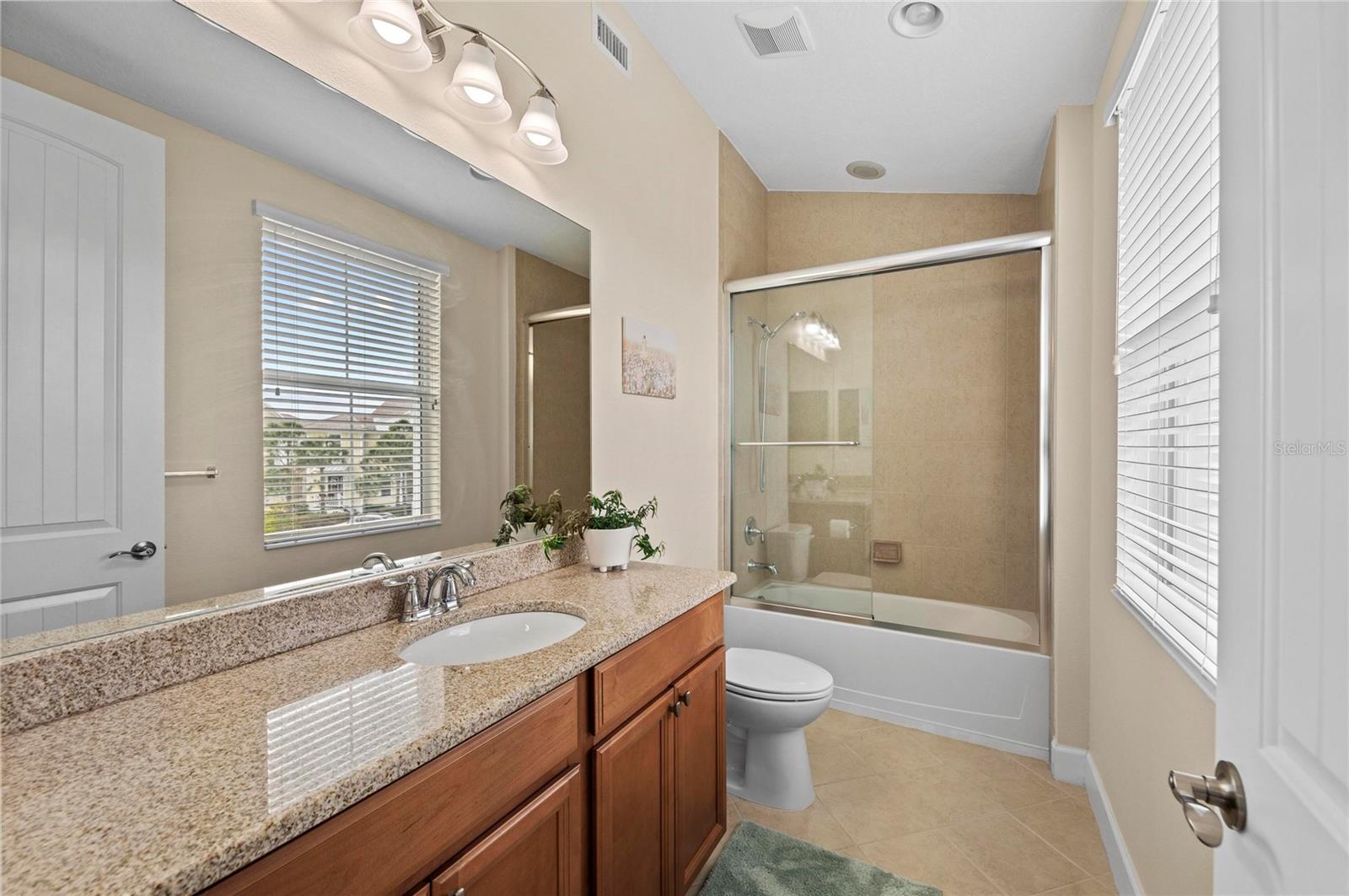 226 SAPPHIRE LAKE DR #201