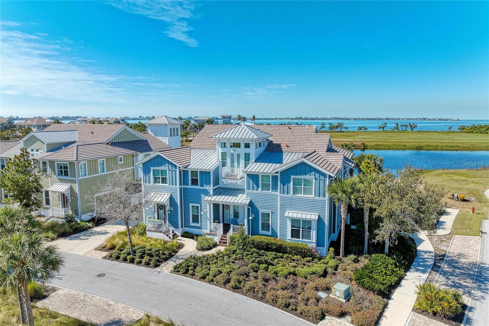 226 SAPPHIRE LAKE DR #201