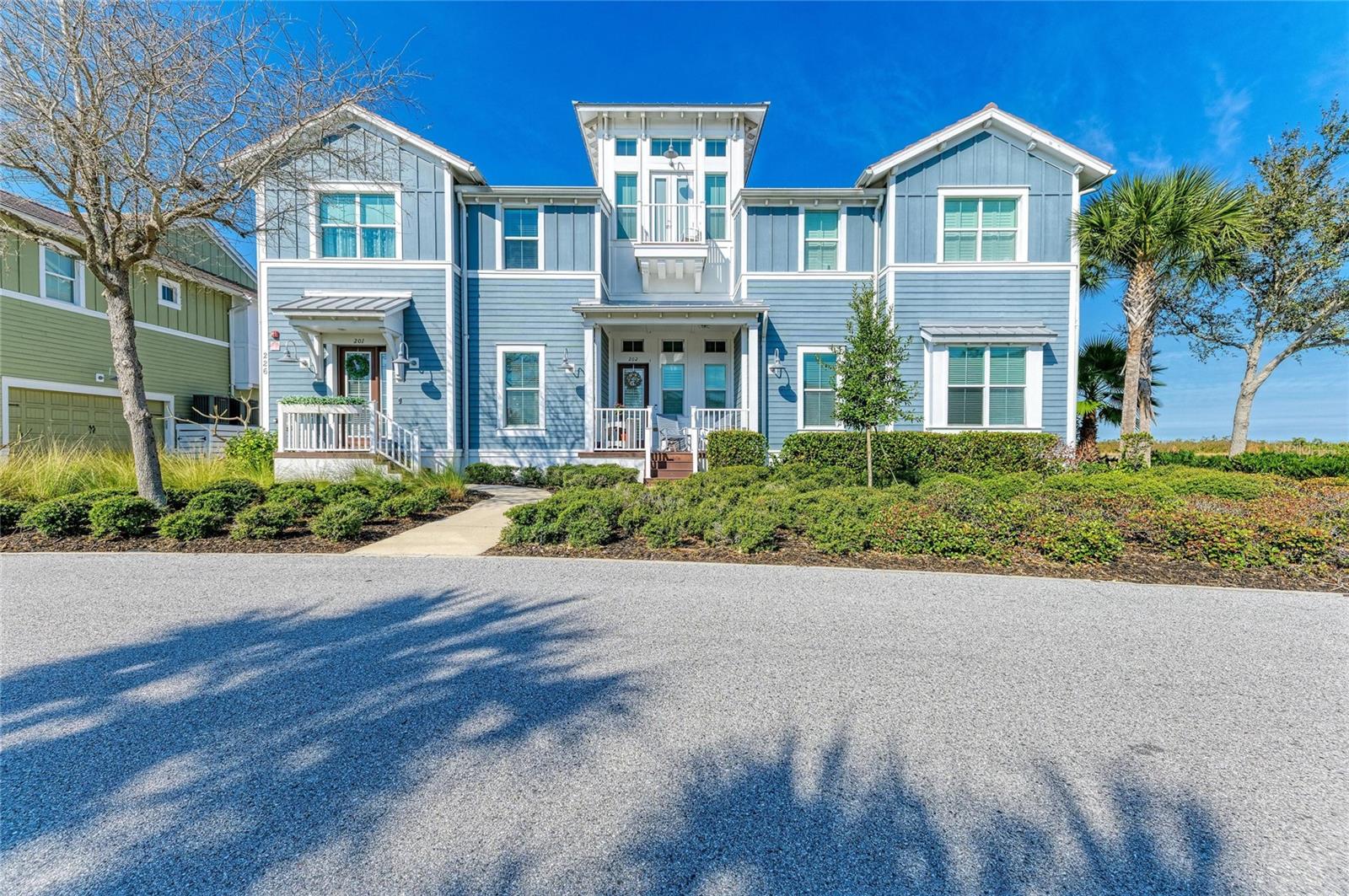 226 SAPPHIRE LAKE DR #201