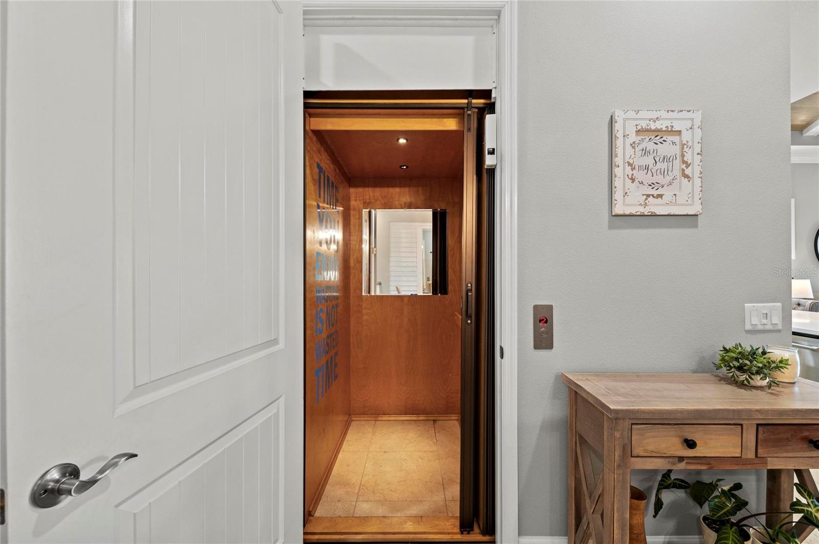 226 SAPPHIRE LAKE DR #201