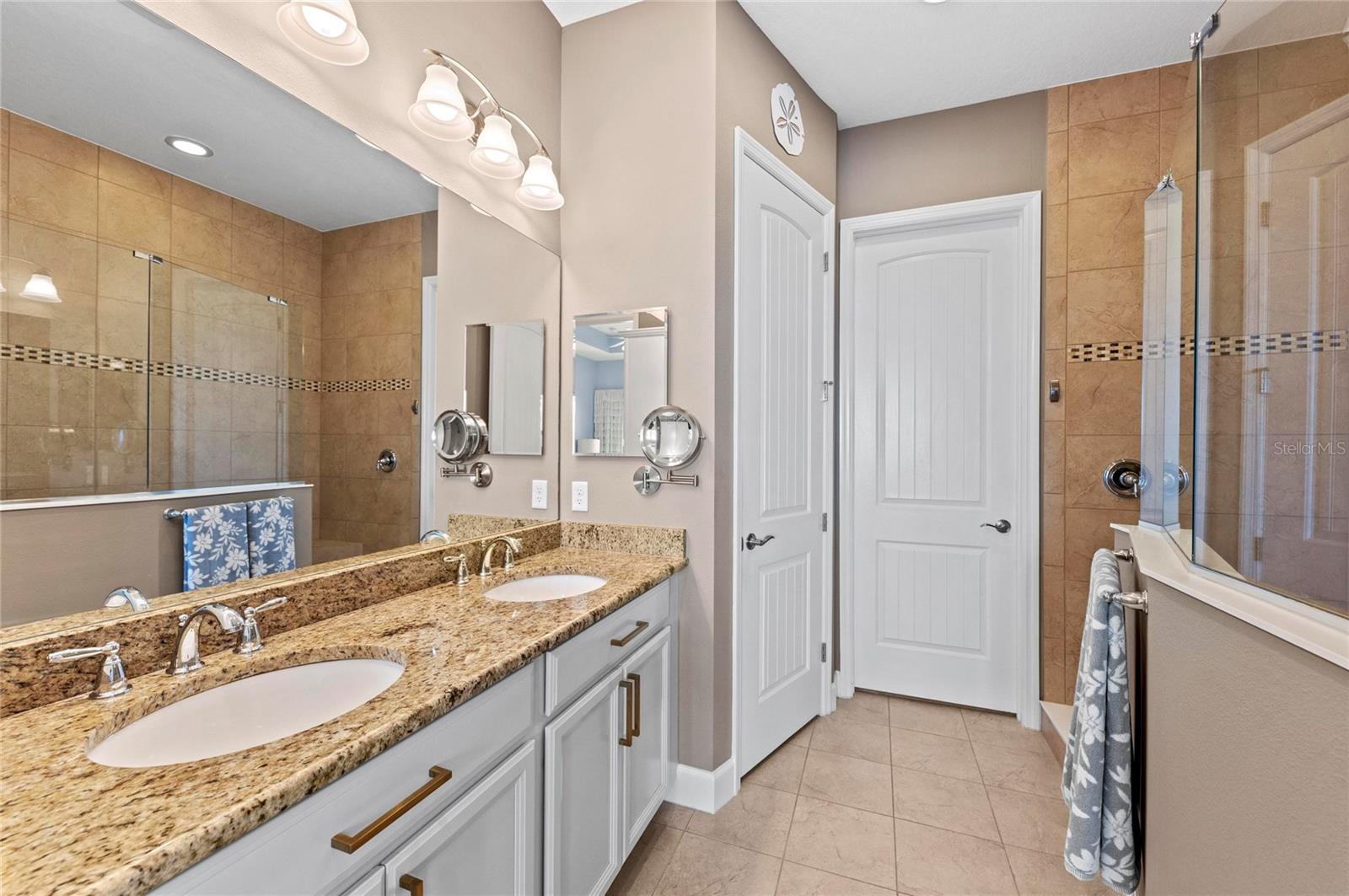 226 SAPPHIRE LAKE DR #201