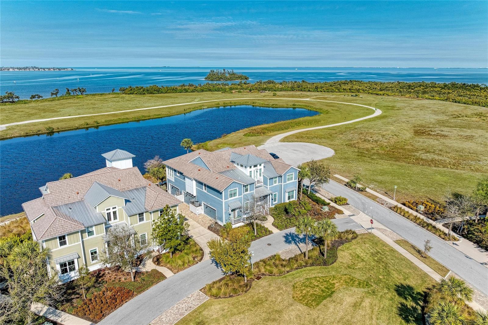 226 SAPPHIRE LAKE DR #201