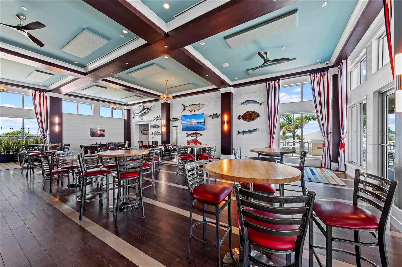 226 SAPPHIRE LAKE DR #201