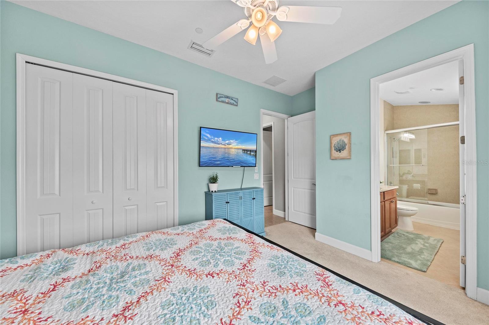 226 SAPPHIRE LAKE DR #201