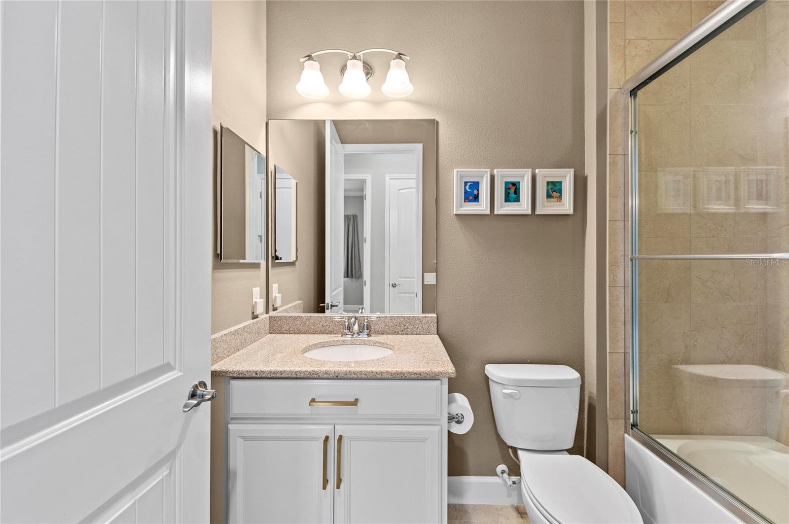 226 SAPPHIRE LAKE DR #201