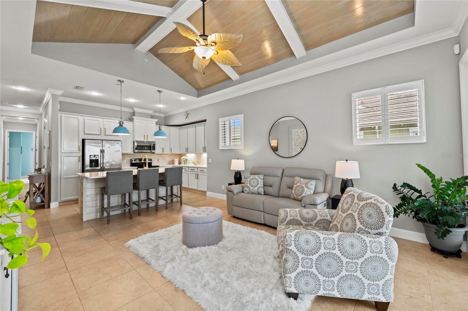 226 SAPPHIRE LAKE DR #201