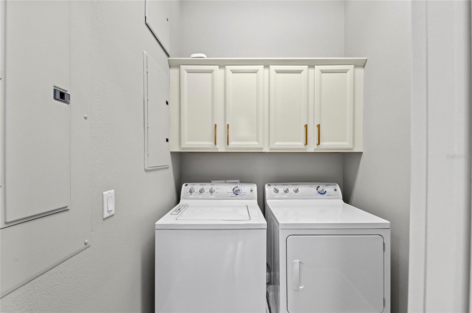 226 SAPPHIRE LAKE DR #201