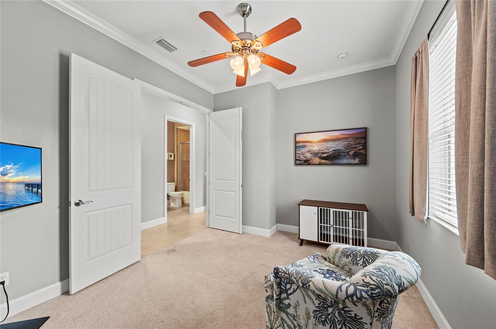 226 SAPPHIRE LAKE DR #201