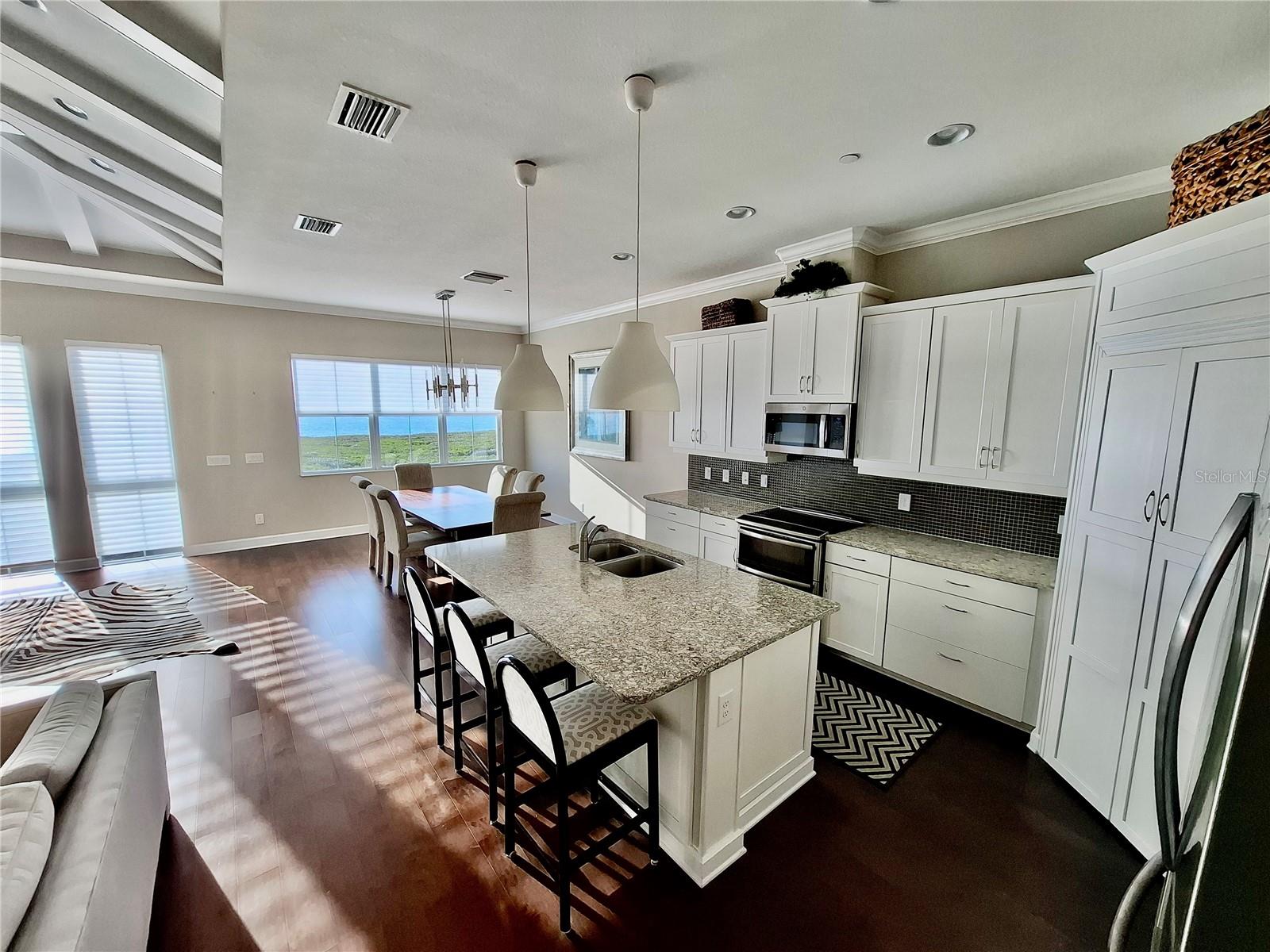 342 CASTAWAY CAY DR #201