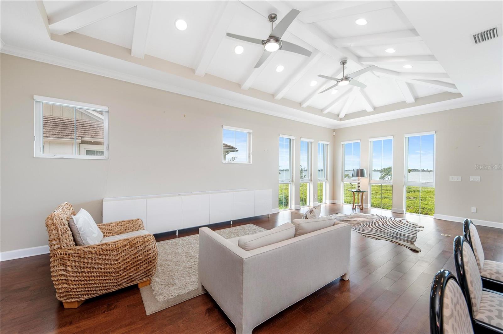 342 CASTAWAY CAY DR #201
