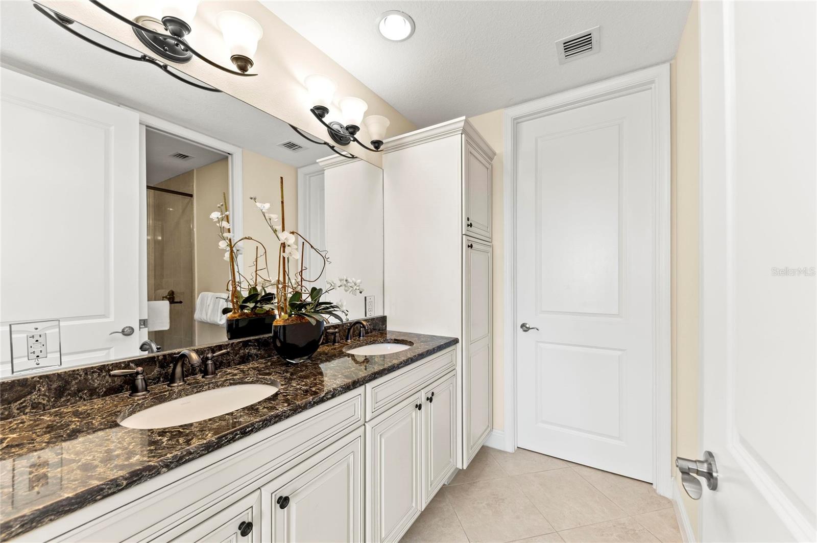 395 ARUBA CIR #402