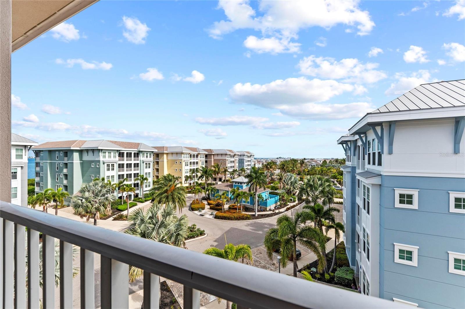 395 ARUBA CIR #402