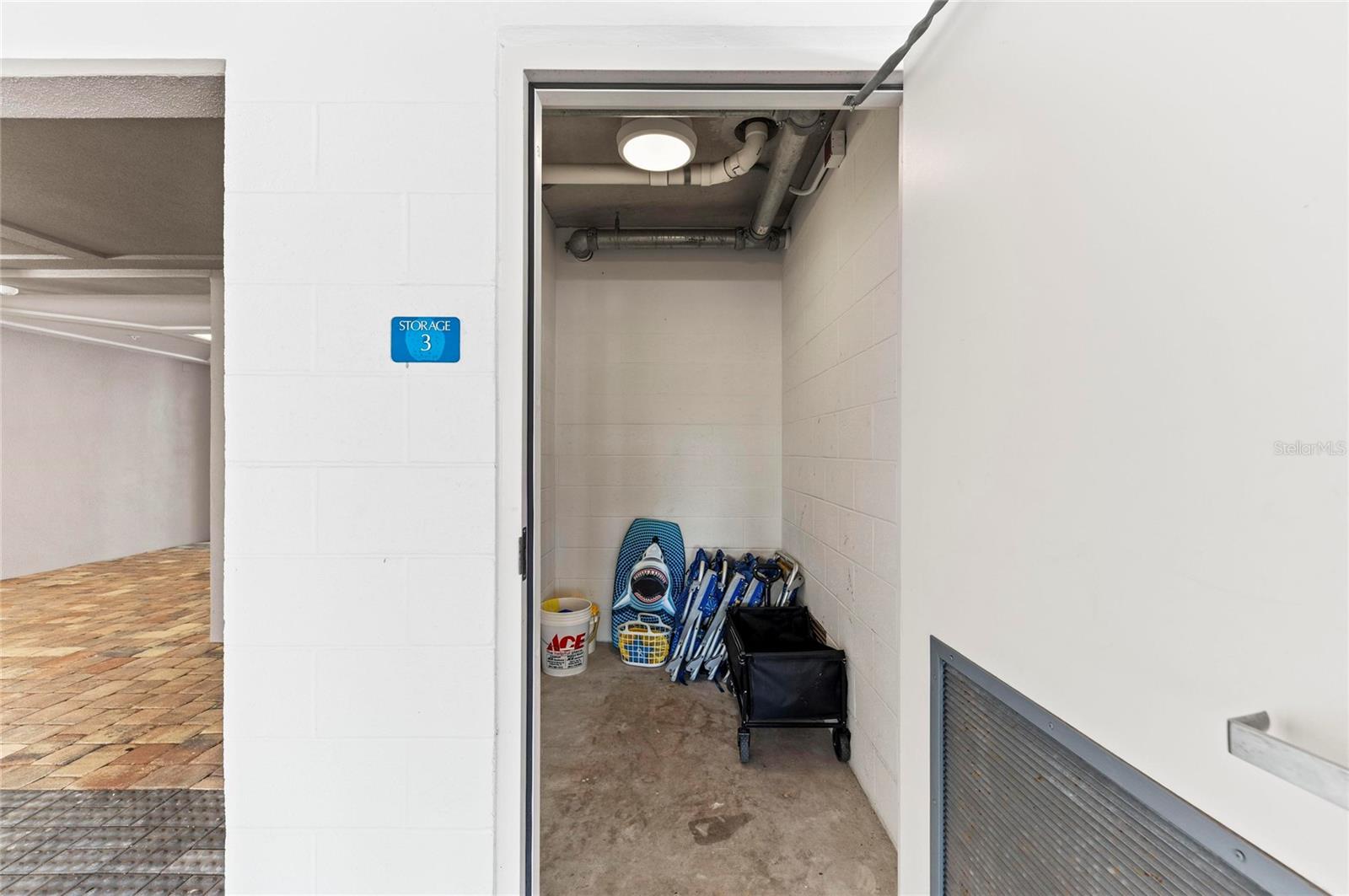 395 ARUBA CIR #402