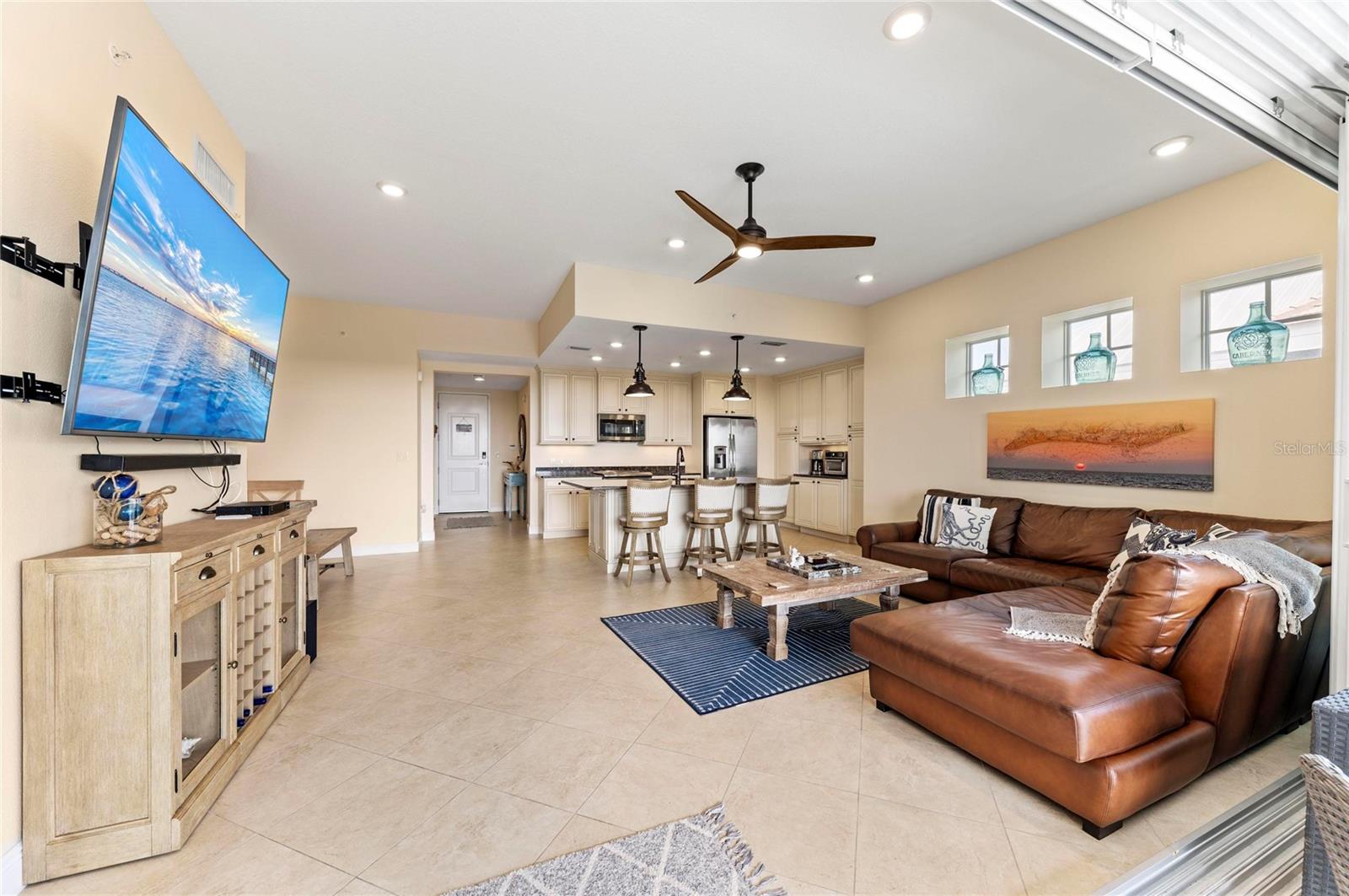 395 ARUBA CIR #402