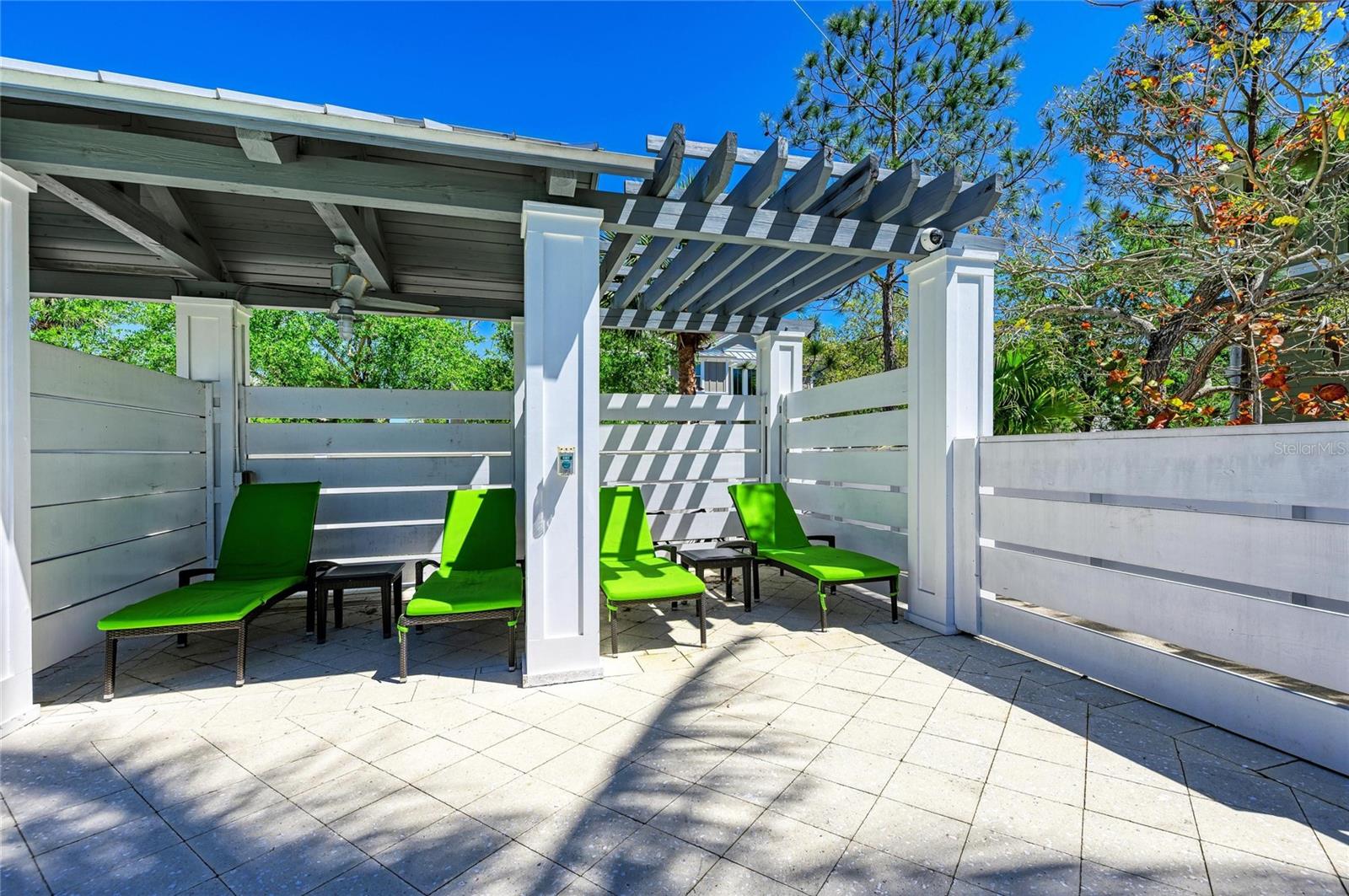 395 ARUBA CIR #402