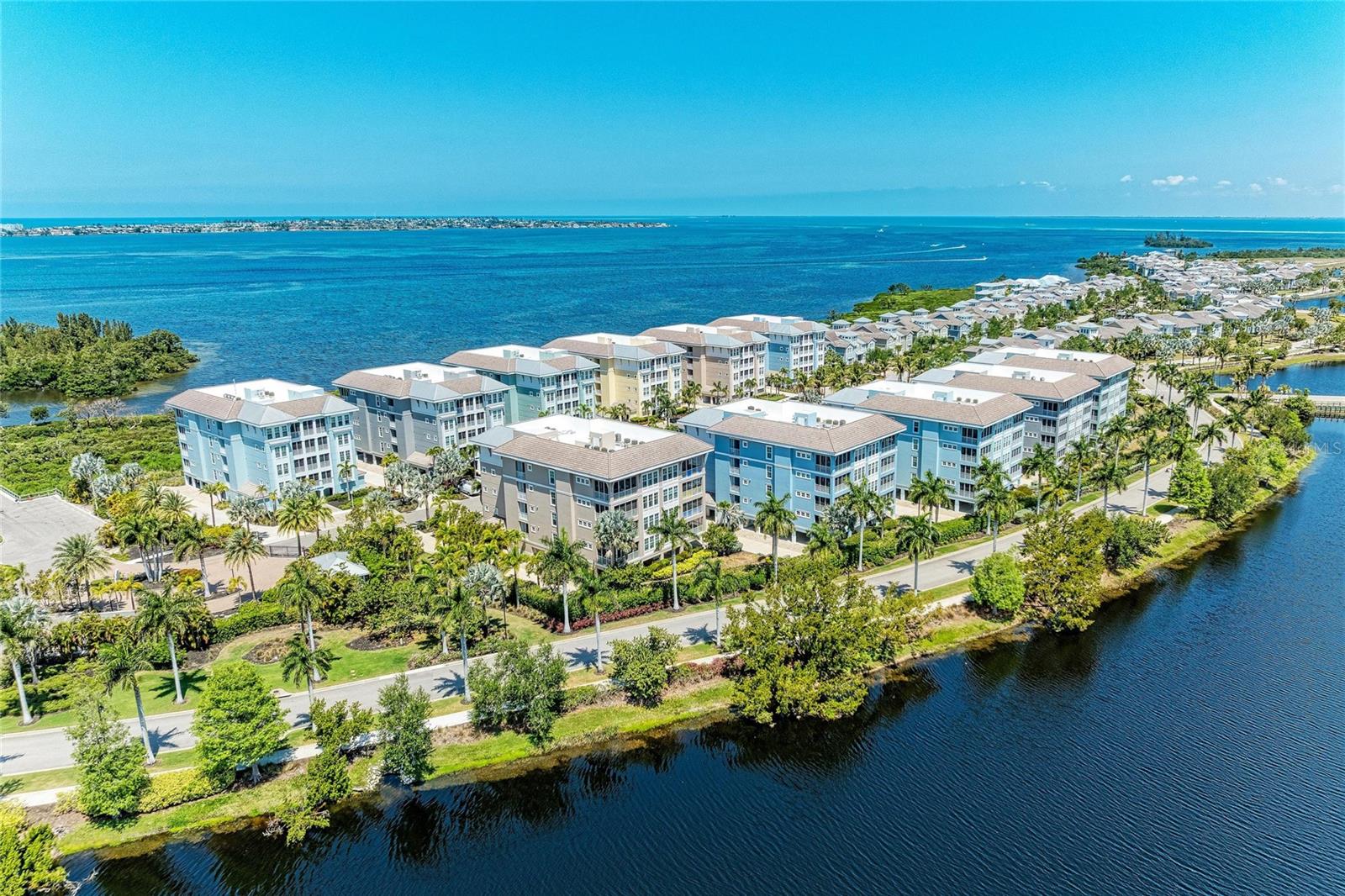395 ARUBA CIR #402