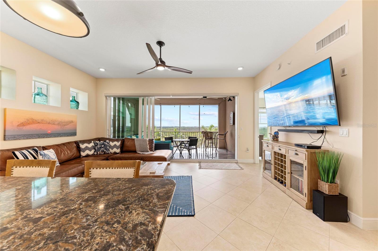 395 ARUBA CIR #402