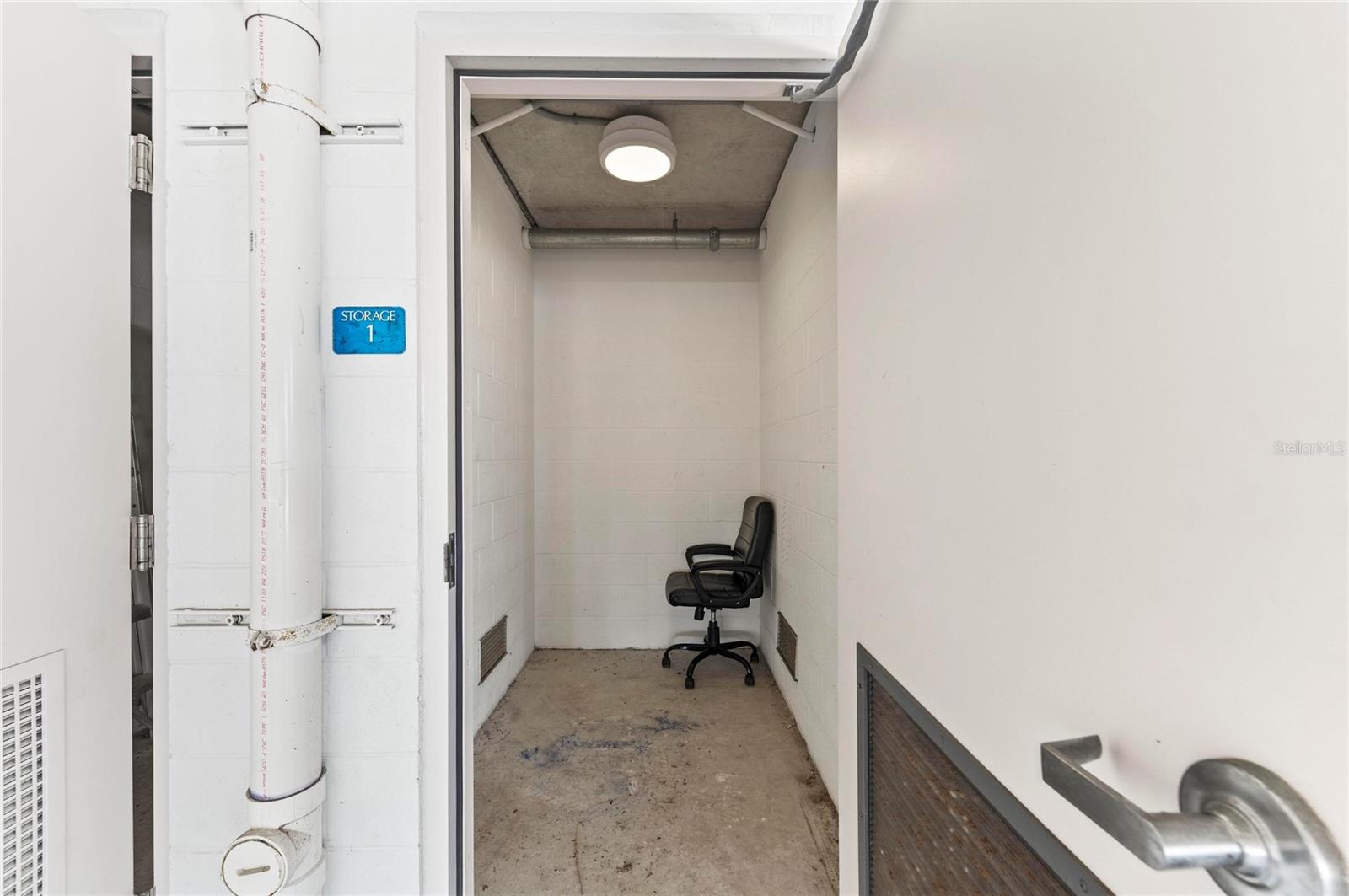 395 ARUBA CIR #402