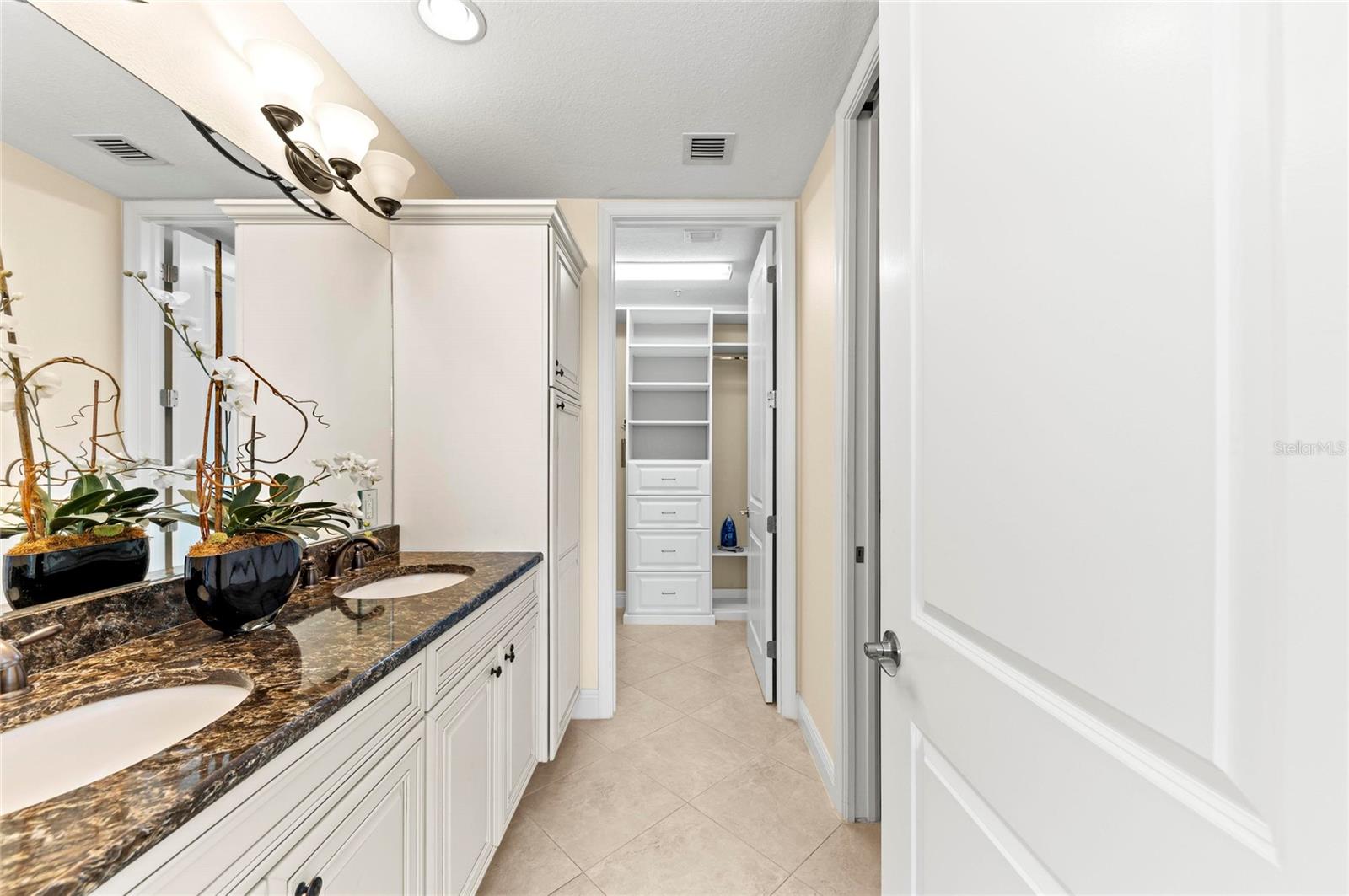 395 ARUBA CIR #402
