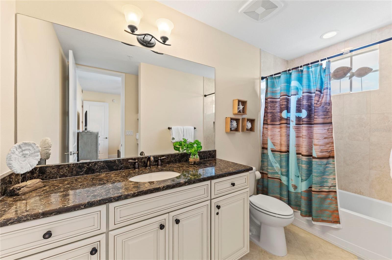395 ARUBA CIR #402