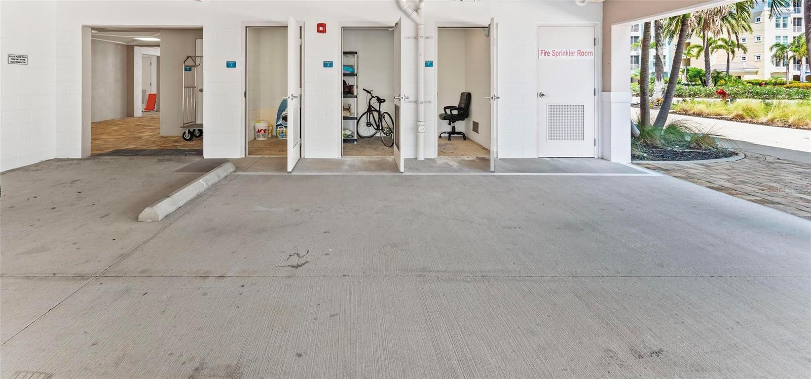395 ARUBA CIR #402