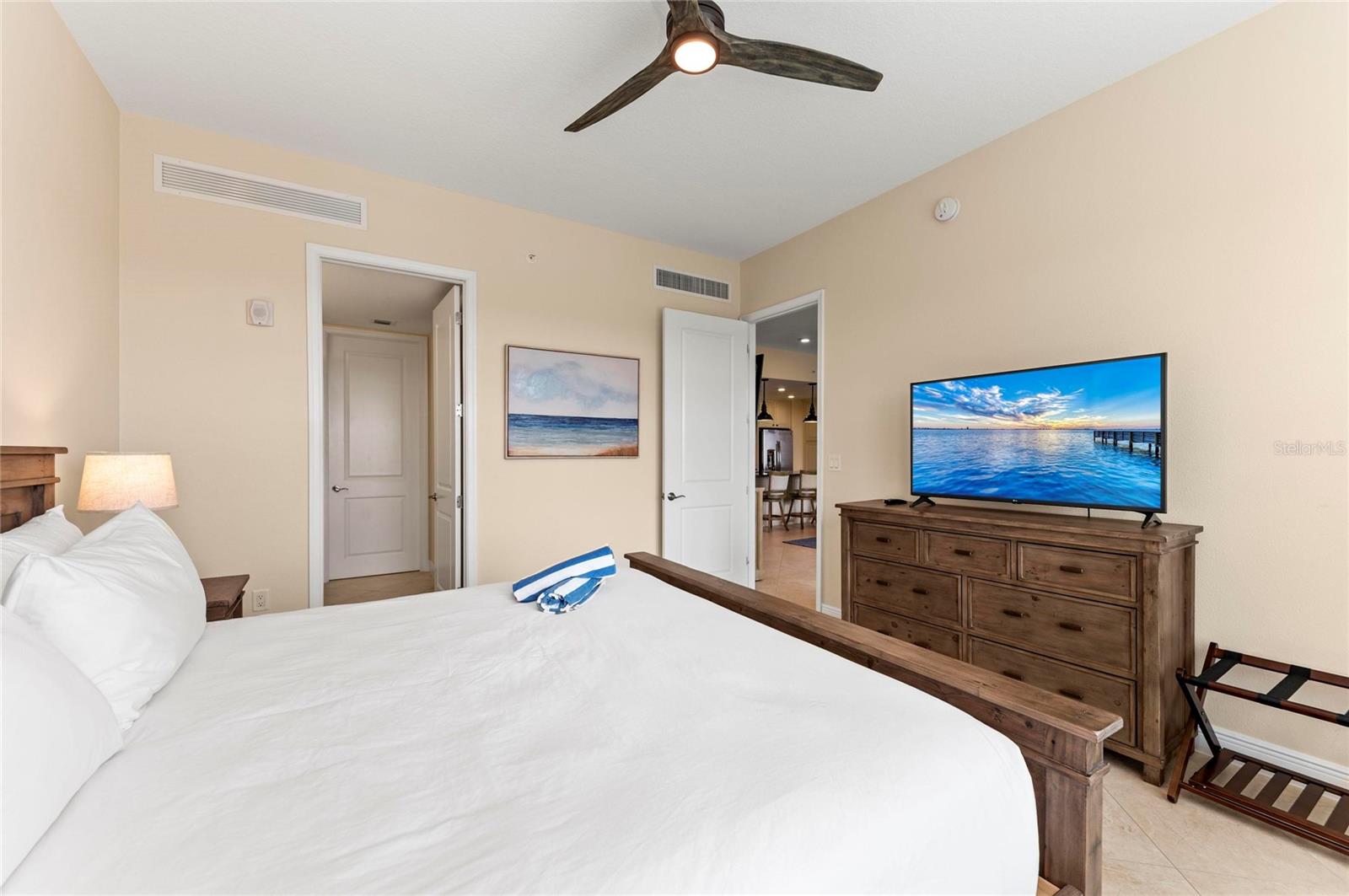 395 ARUBA CIR #402