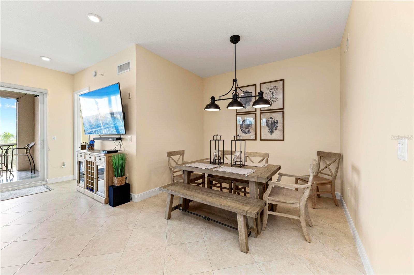 395 ARUBA CIR #402