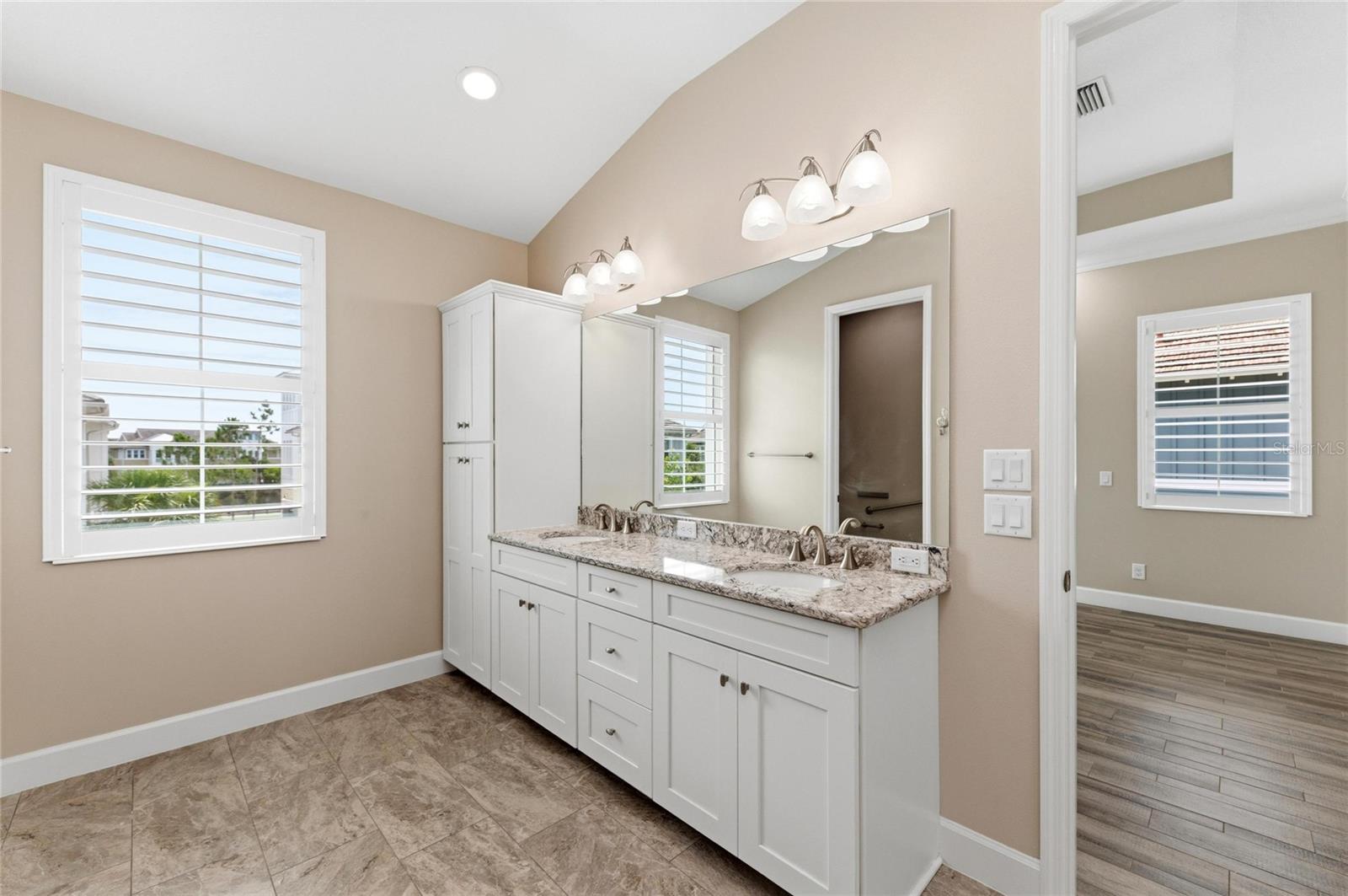310 COMPASS POINT DR #201