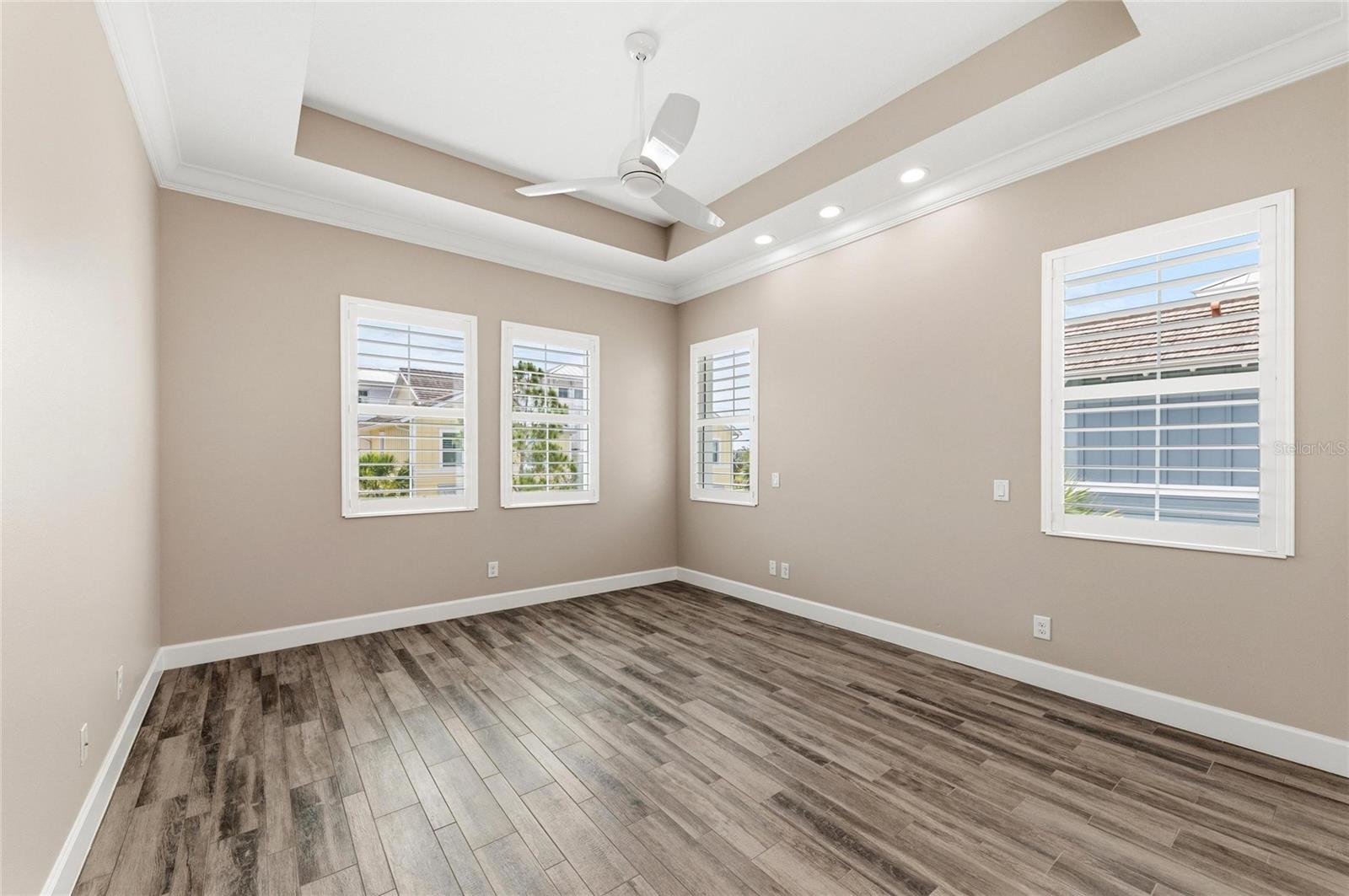 310 COMPASS POINT DR #201