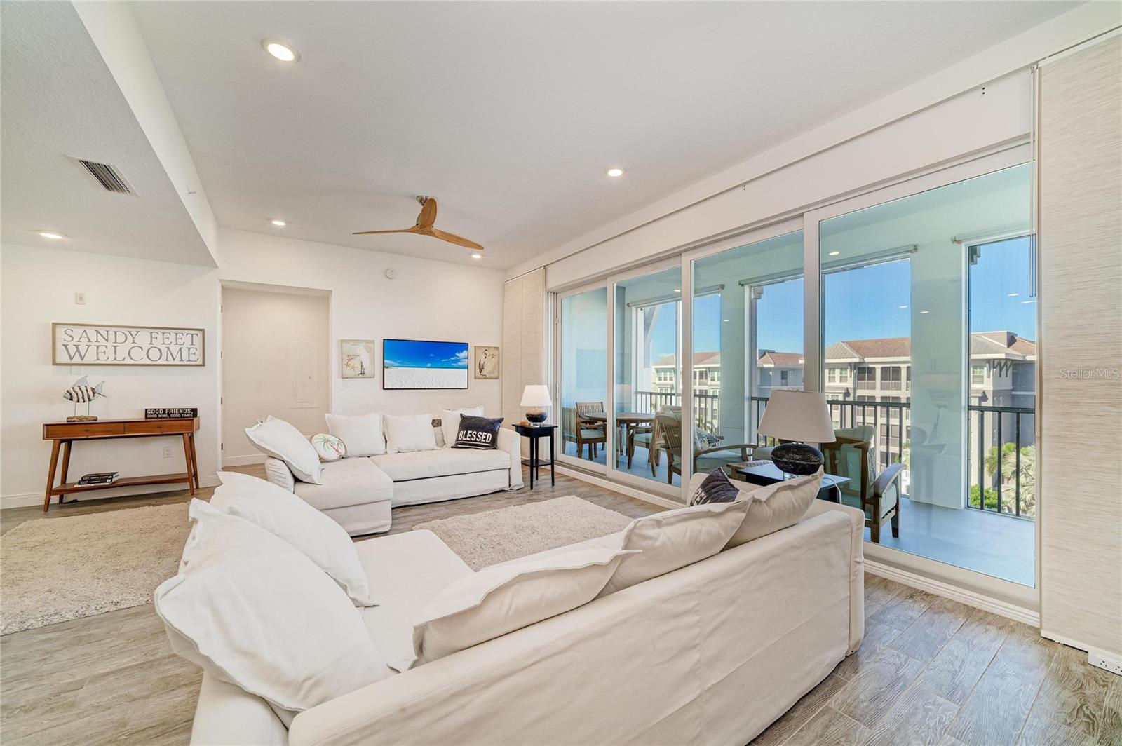391 ARUBA CIR #401