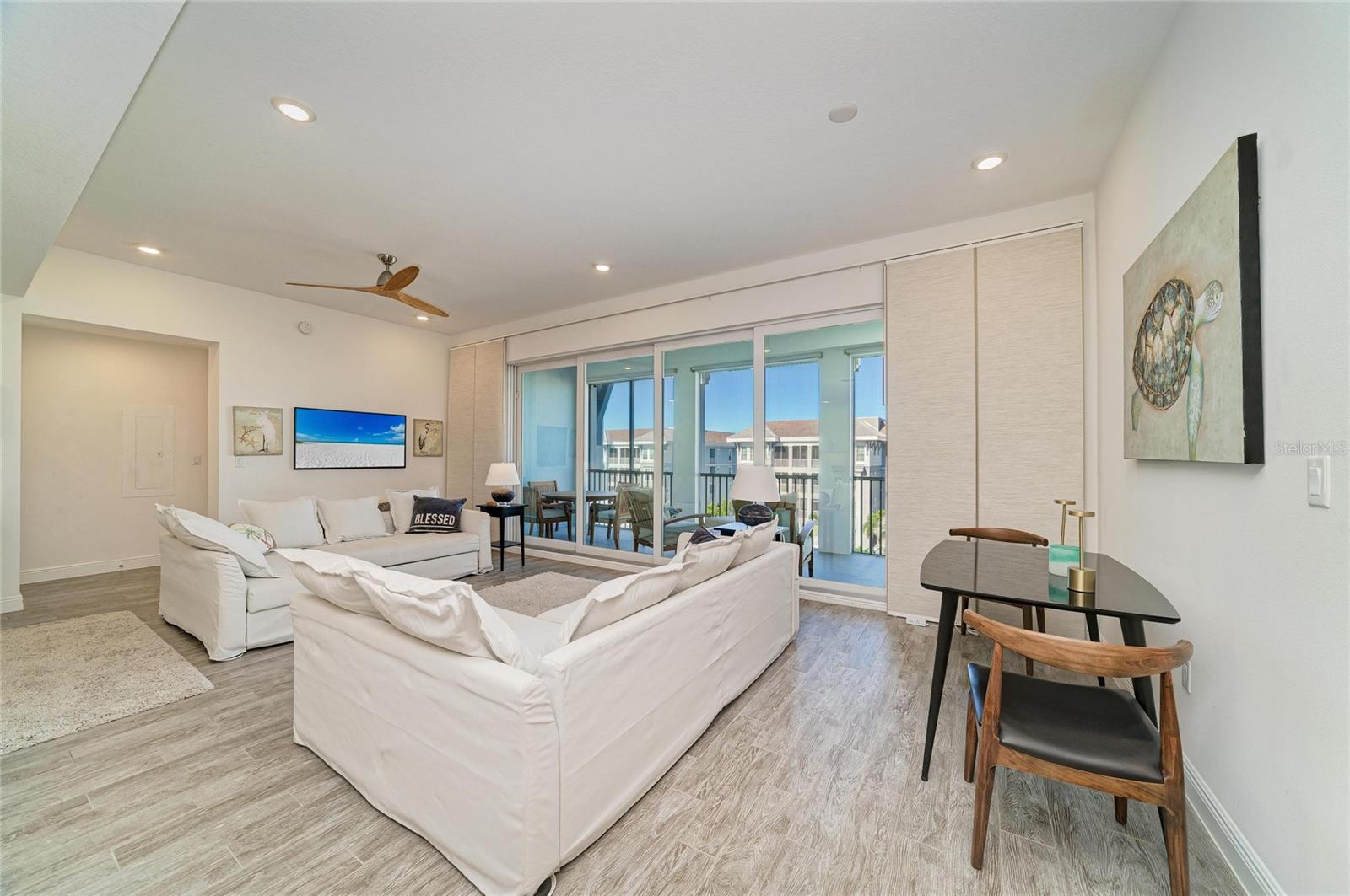391 ARUBA CIR #401