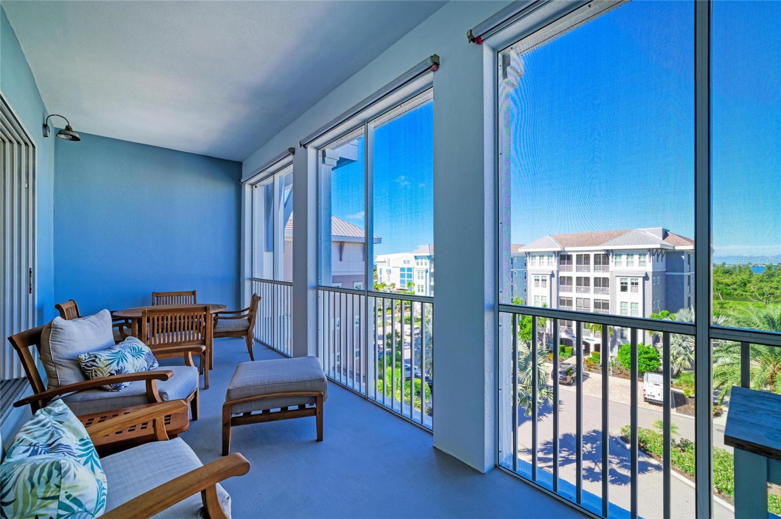 391 ARUBA CIR #401