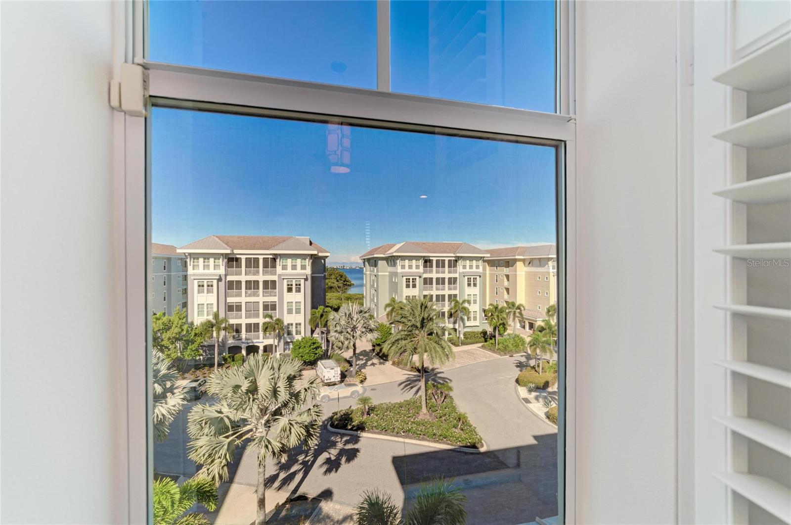 391 ARUBA CIR #401