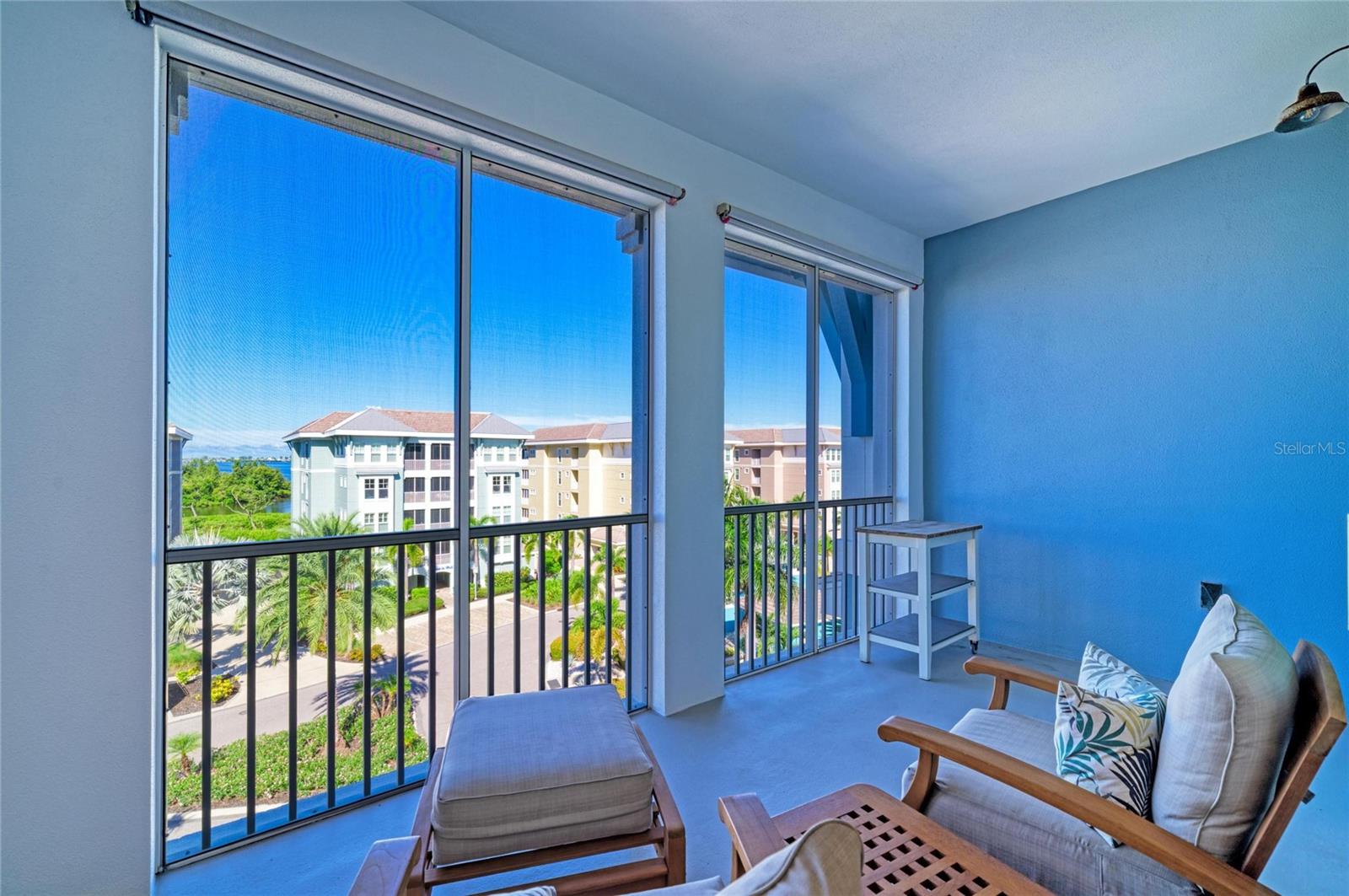 391 ARUBA CIR #401
