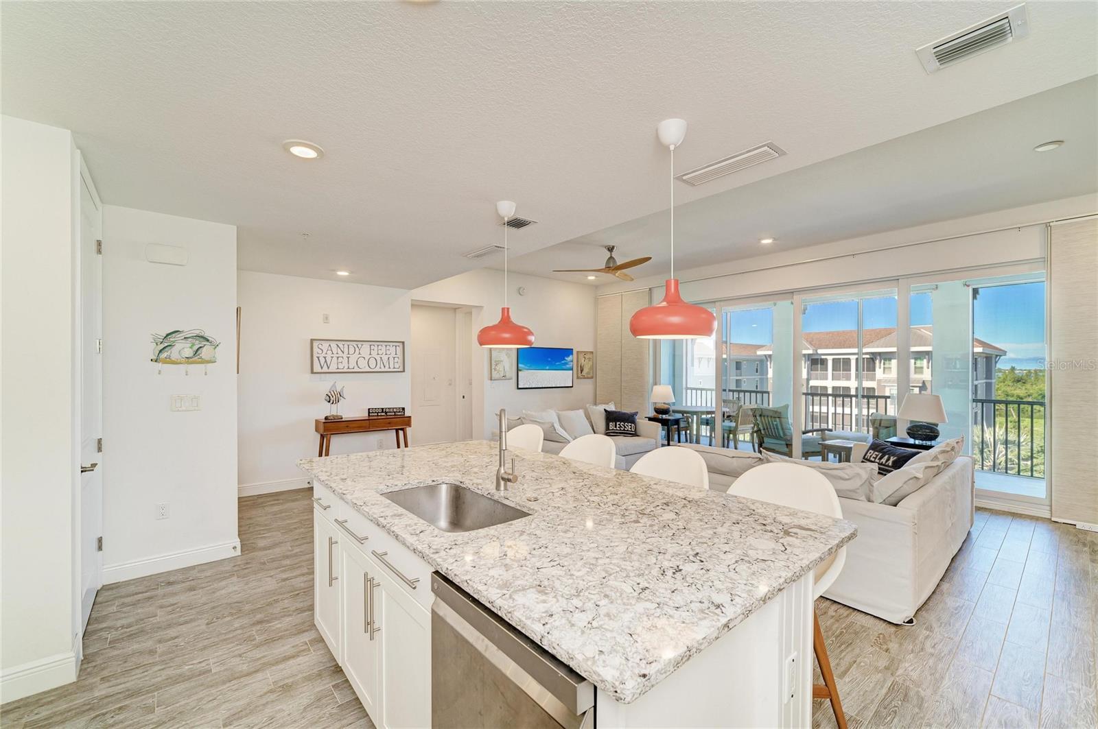 391 ARUBA CIR #401