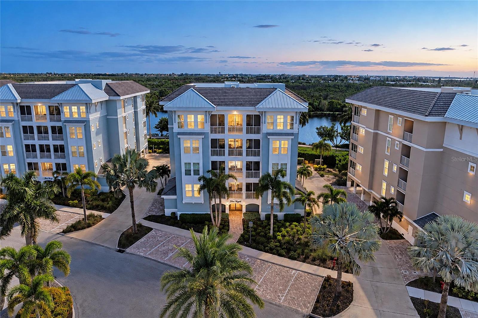 391 ARUBA CIR #401
