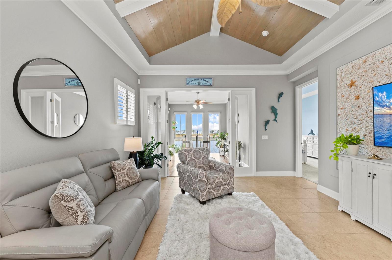 226 SAPPHIRE LAKE DR #201