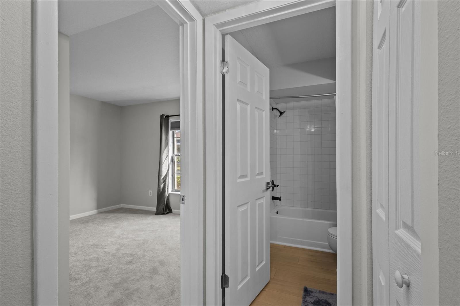 13608 S VILLAGE DR #6105