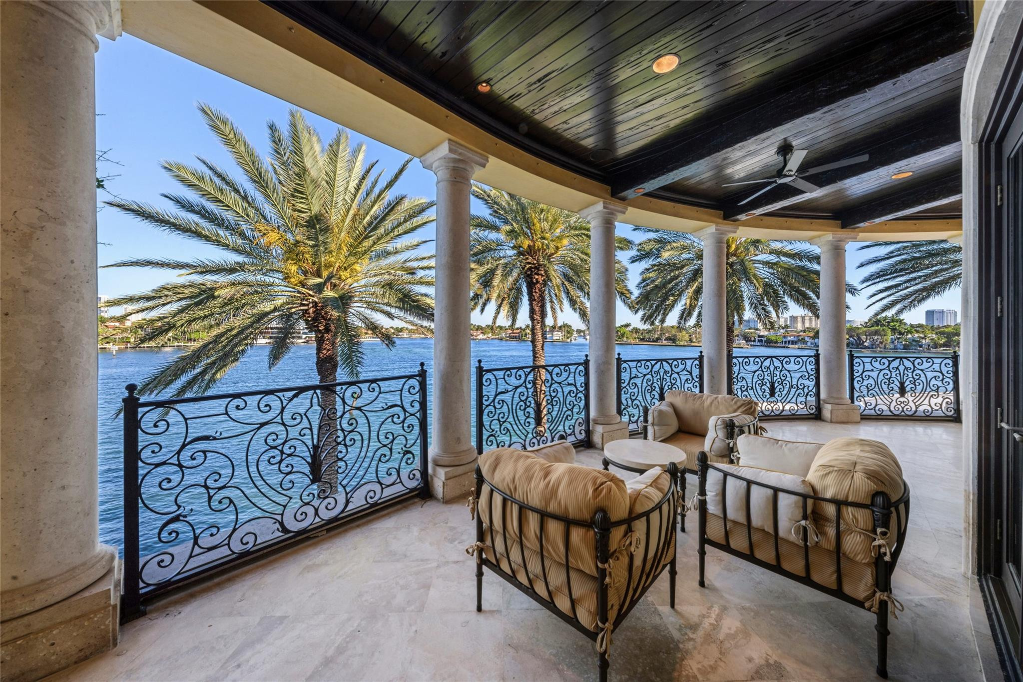 1 Isla Bahia Drive