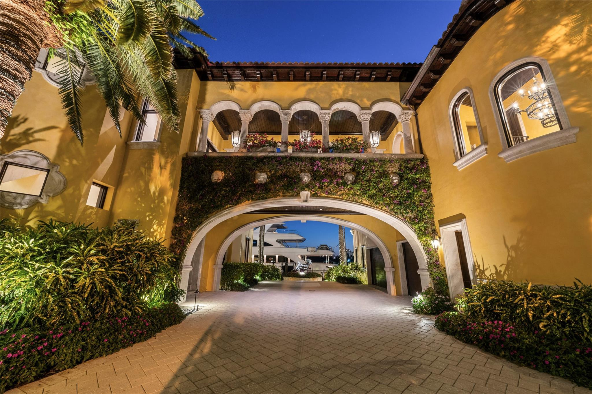 1 Isla Bahia Drive