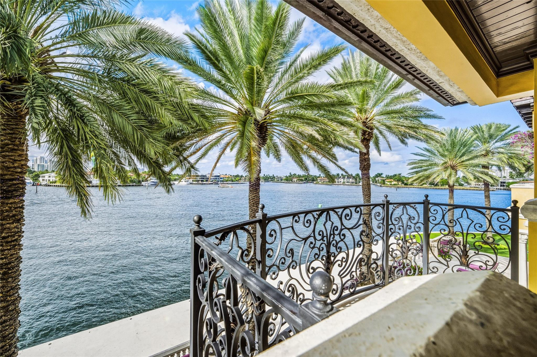1 Isla Bahia Drive