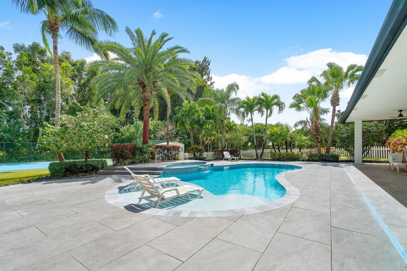 12540 Oak Arbor Lane