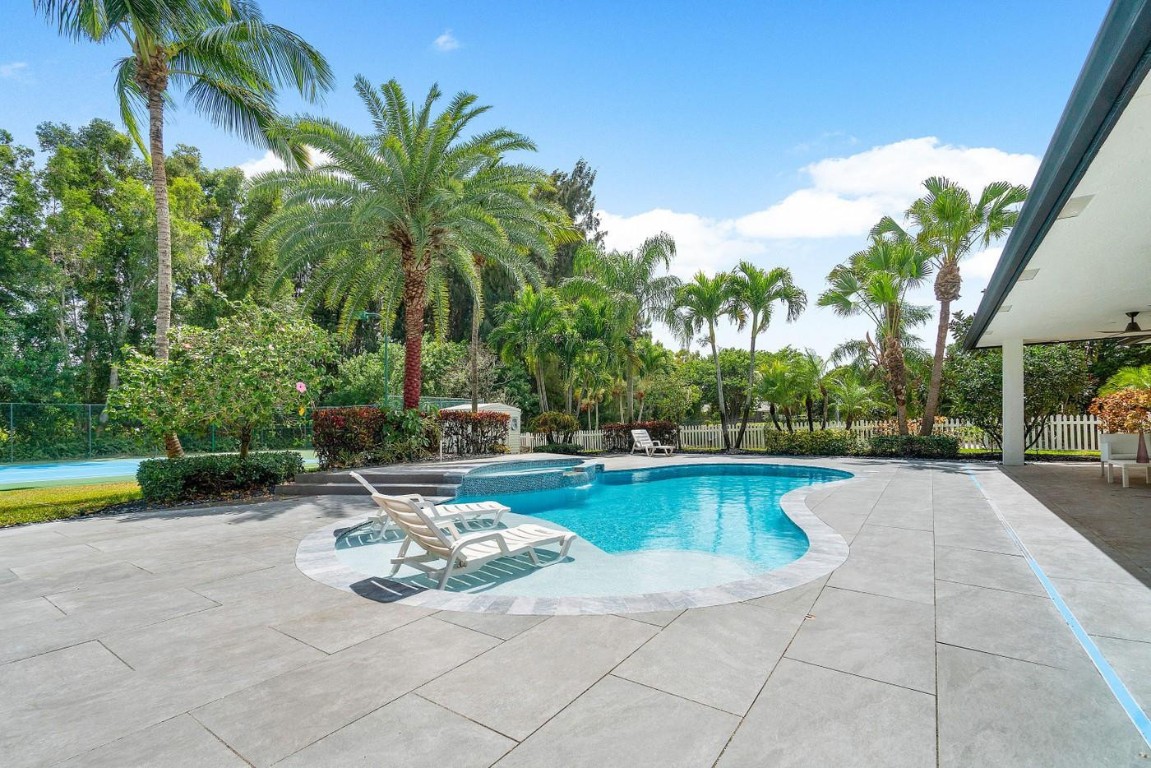 12540 Oak Arbor Lane