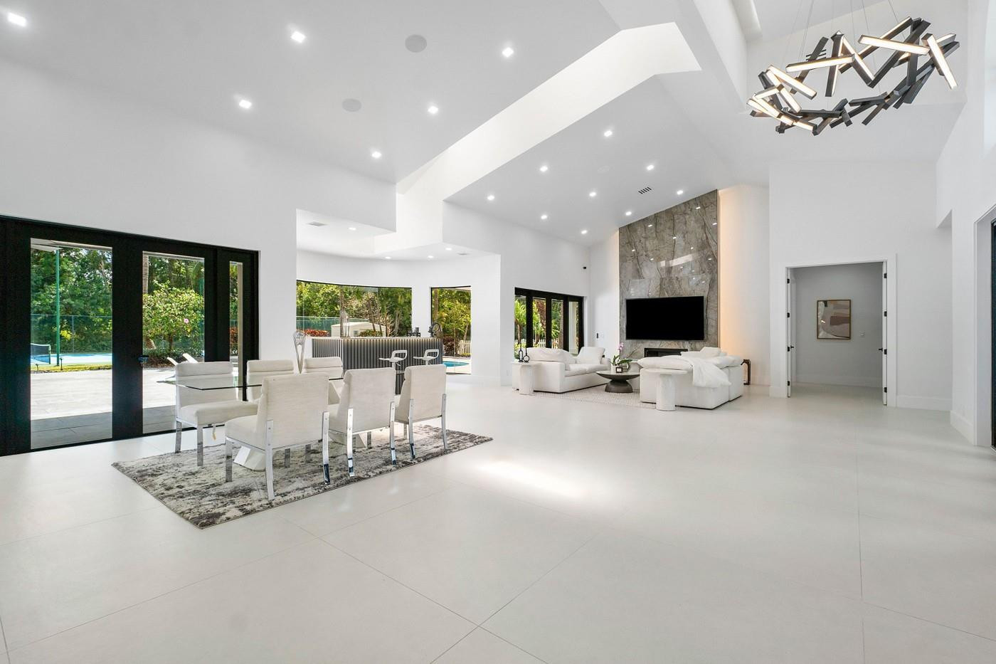 12540 Oak Arbor Lane