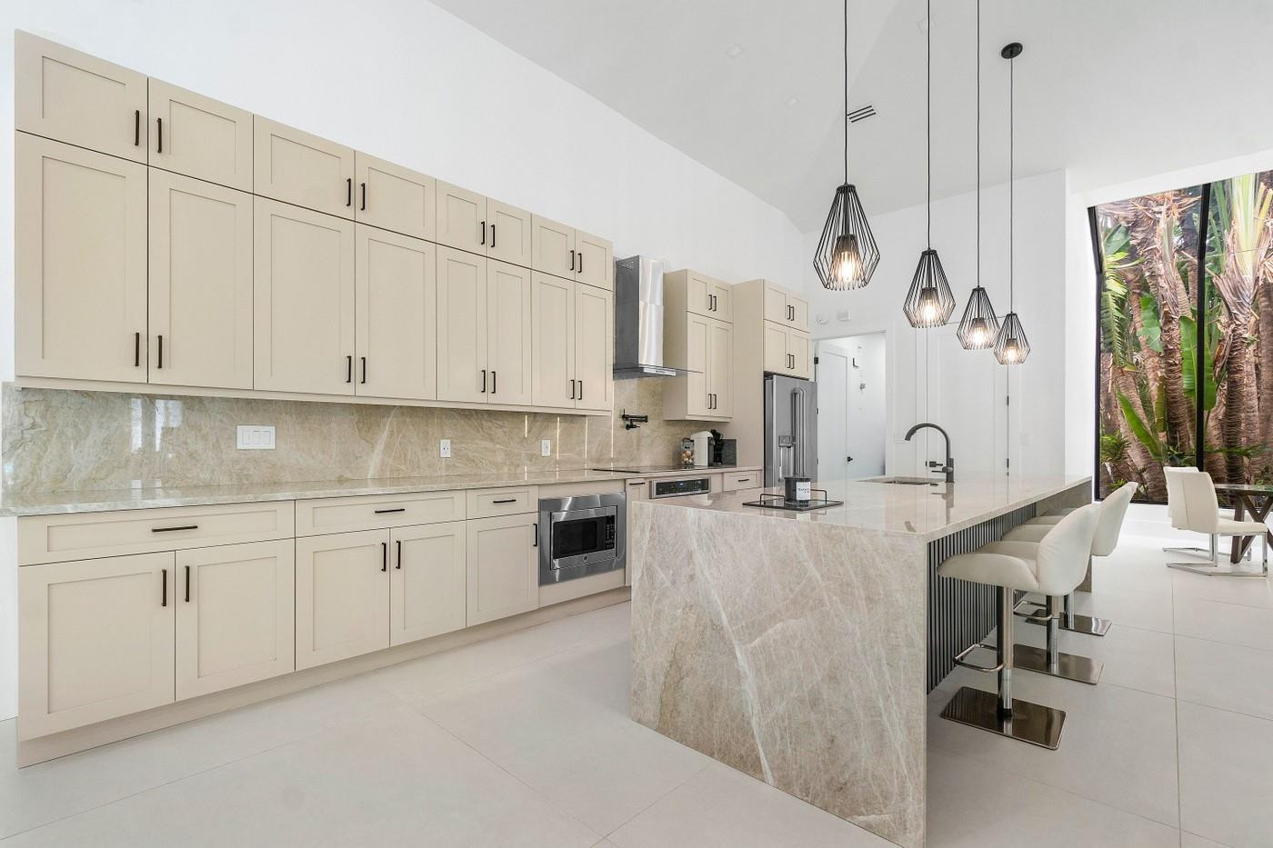 12540 Oak Arbor Lane