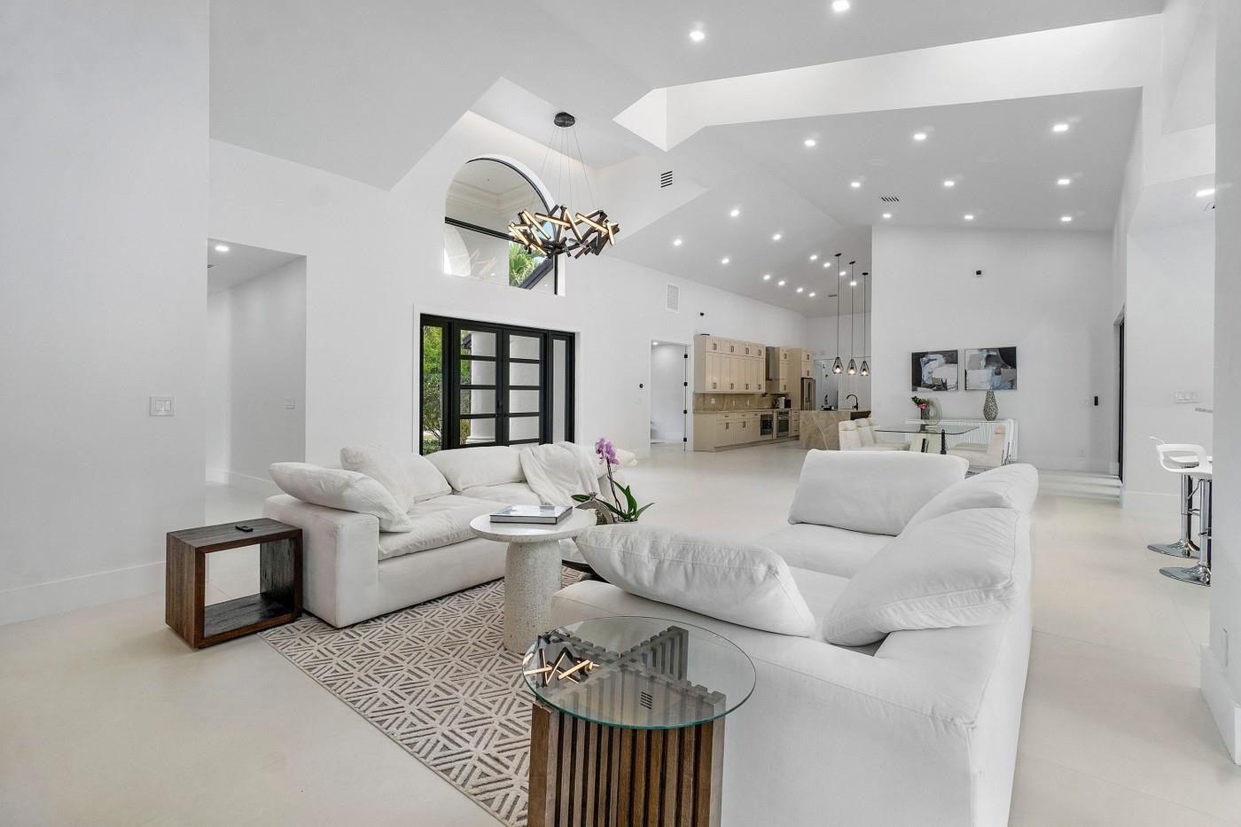 12540 Oak Arbor Lane