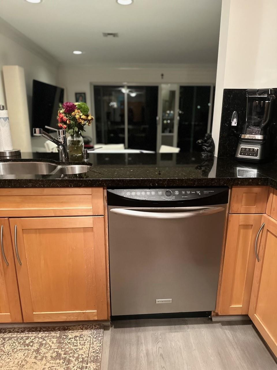 2000 Riverside Pl 3