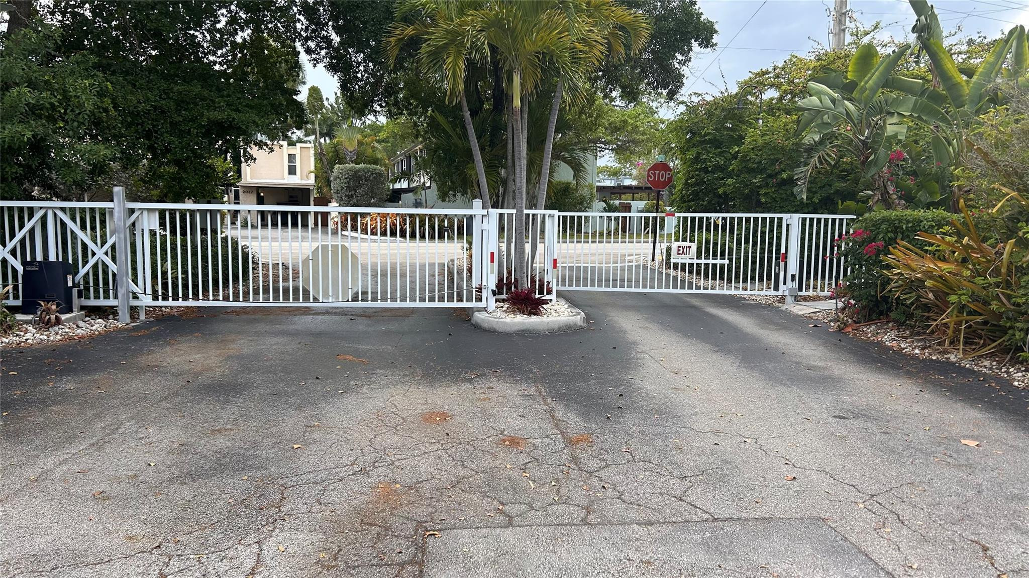 2000 Riverside Pl 3