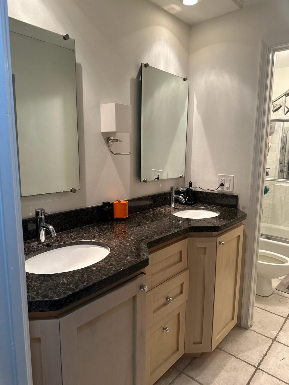 2000 Riverside Pl 3